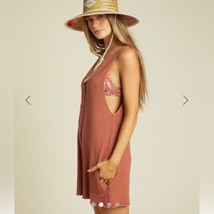Billabong knit romper with pockets. Size small. Excellent condition.